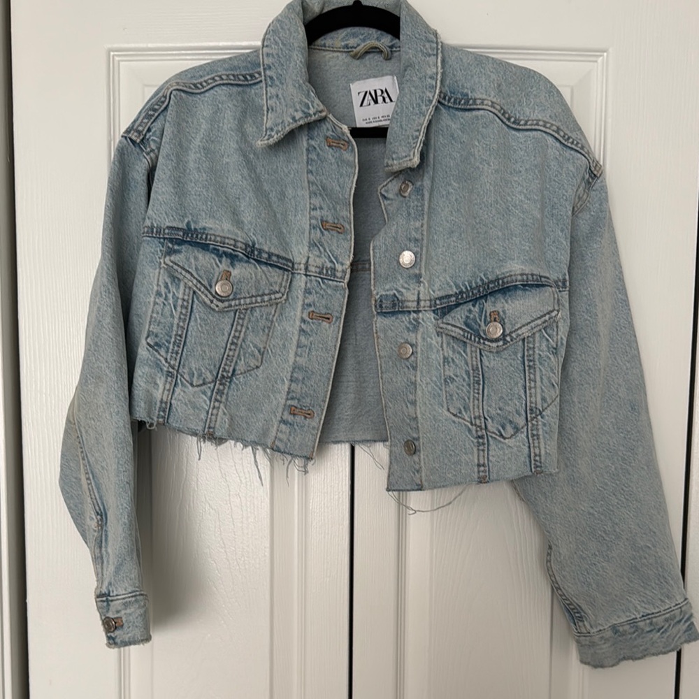 Zara Women's Light Blue Cropped Denim Jacket